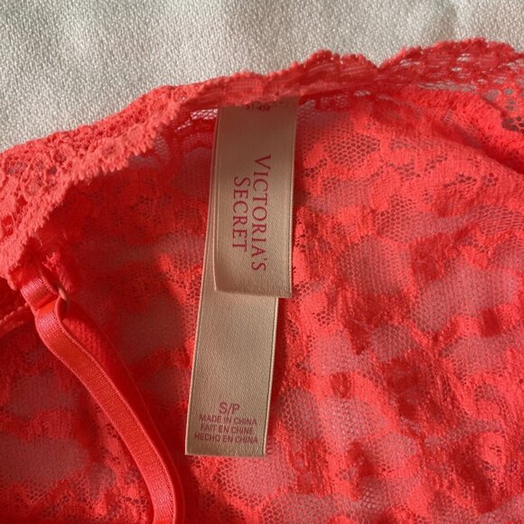 Victorias Secret Red Lace Chemise Nightgown S/P Adjustable Straps - Picture 5 of 9